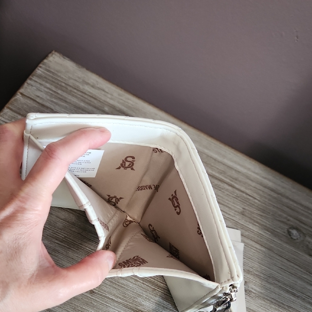 NWT Steve Madden White Quilted Wallet - Picture 5 of 5